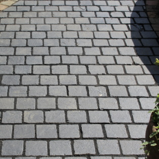 Ebony Cobbles With Black Jointing Compound